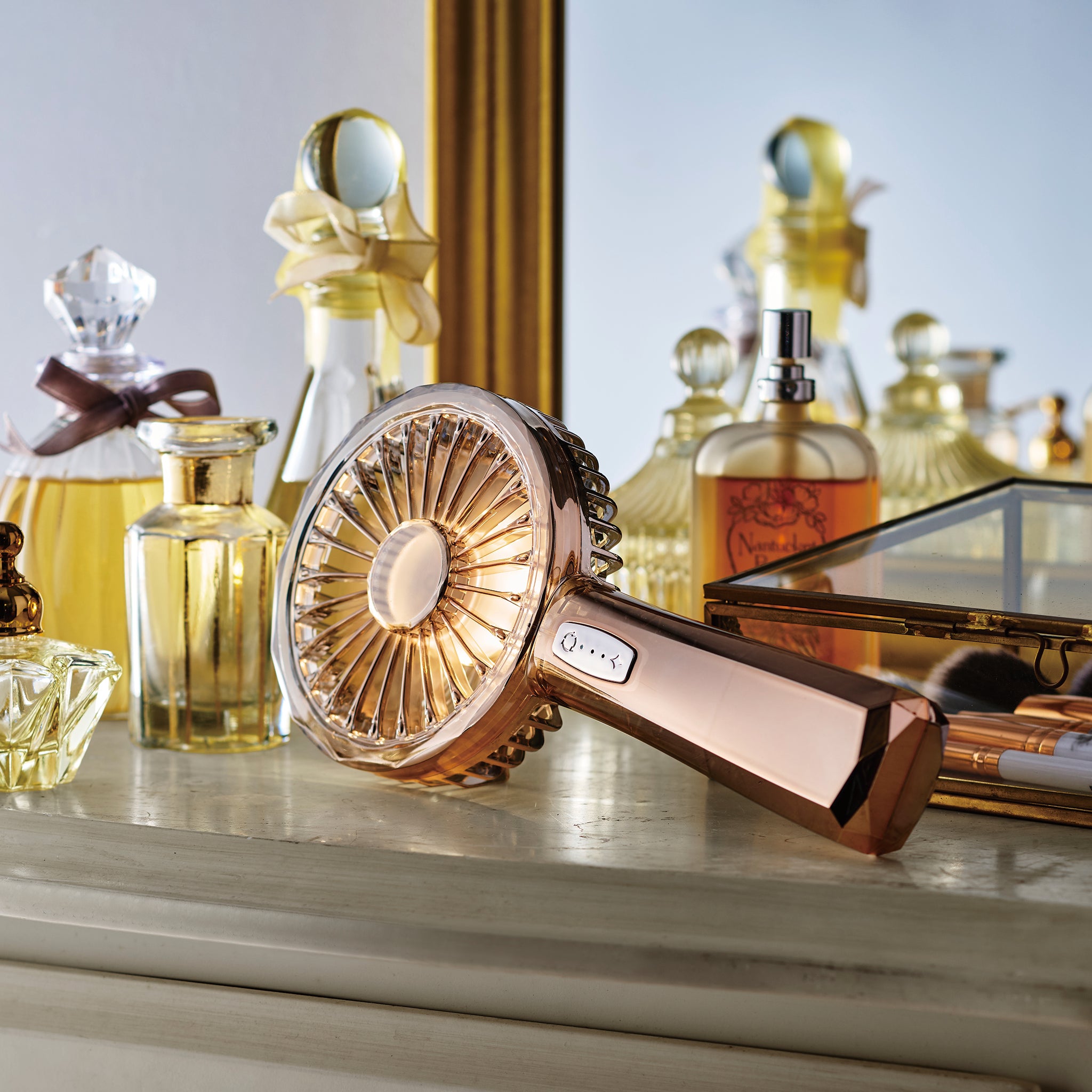 Lumiere with Toffy LED ハンディファン