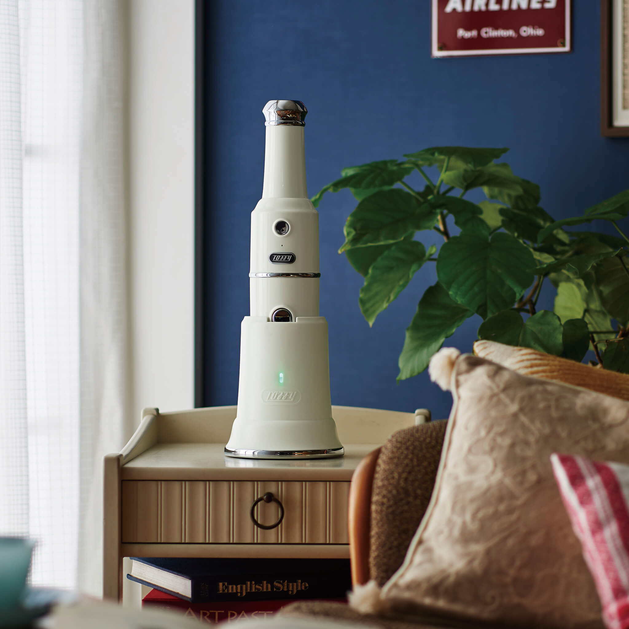 Toffy コードレススティッククリーナー