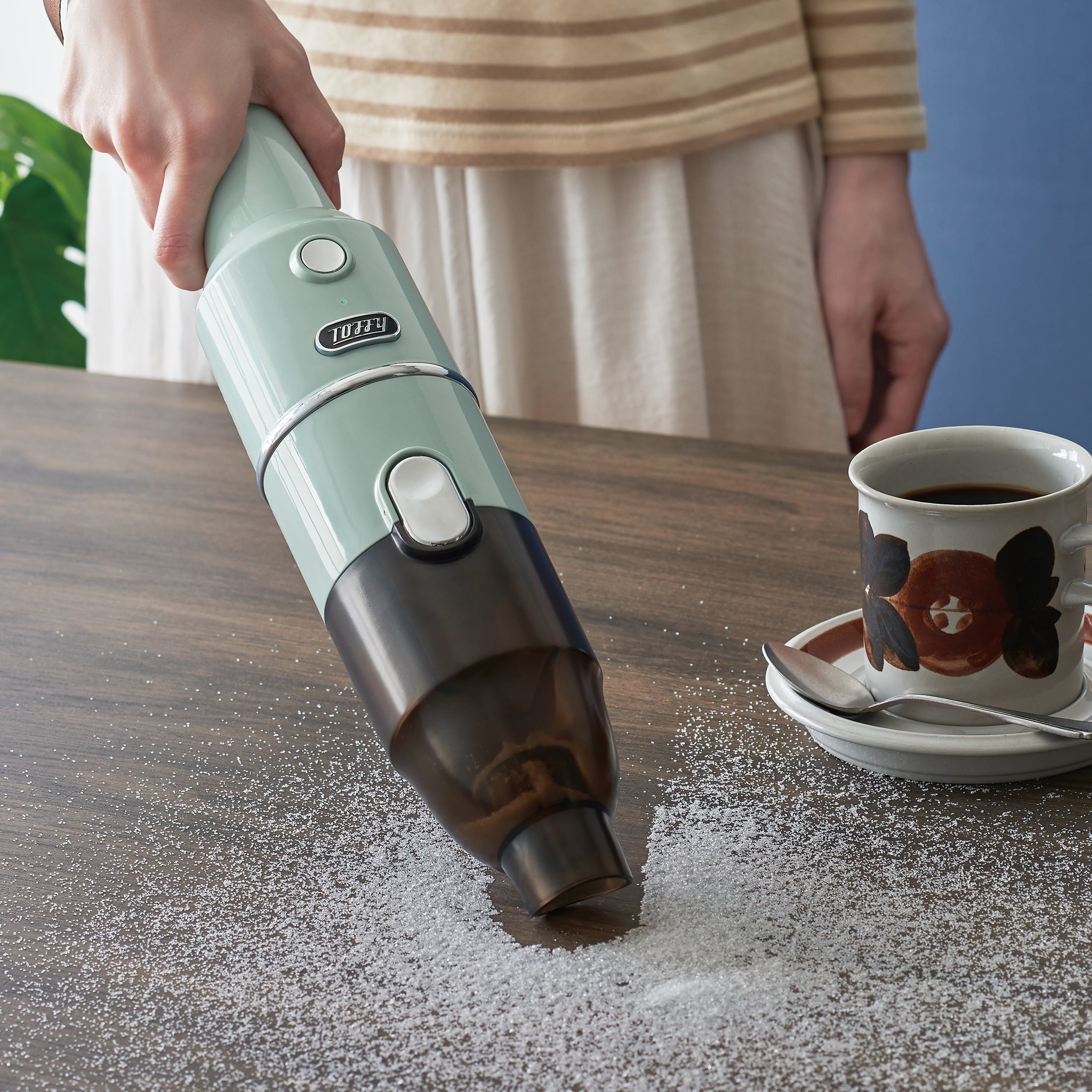 Toffy コードレススティッククリーナー