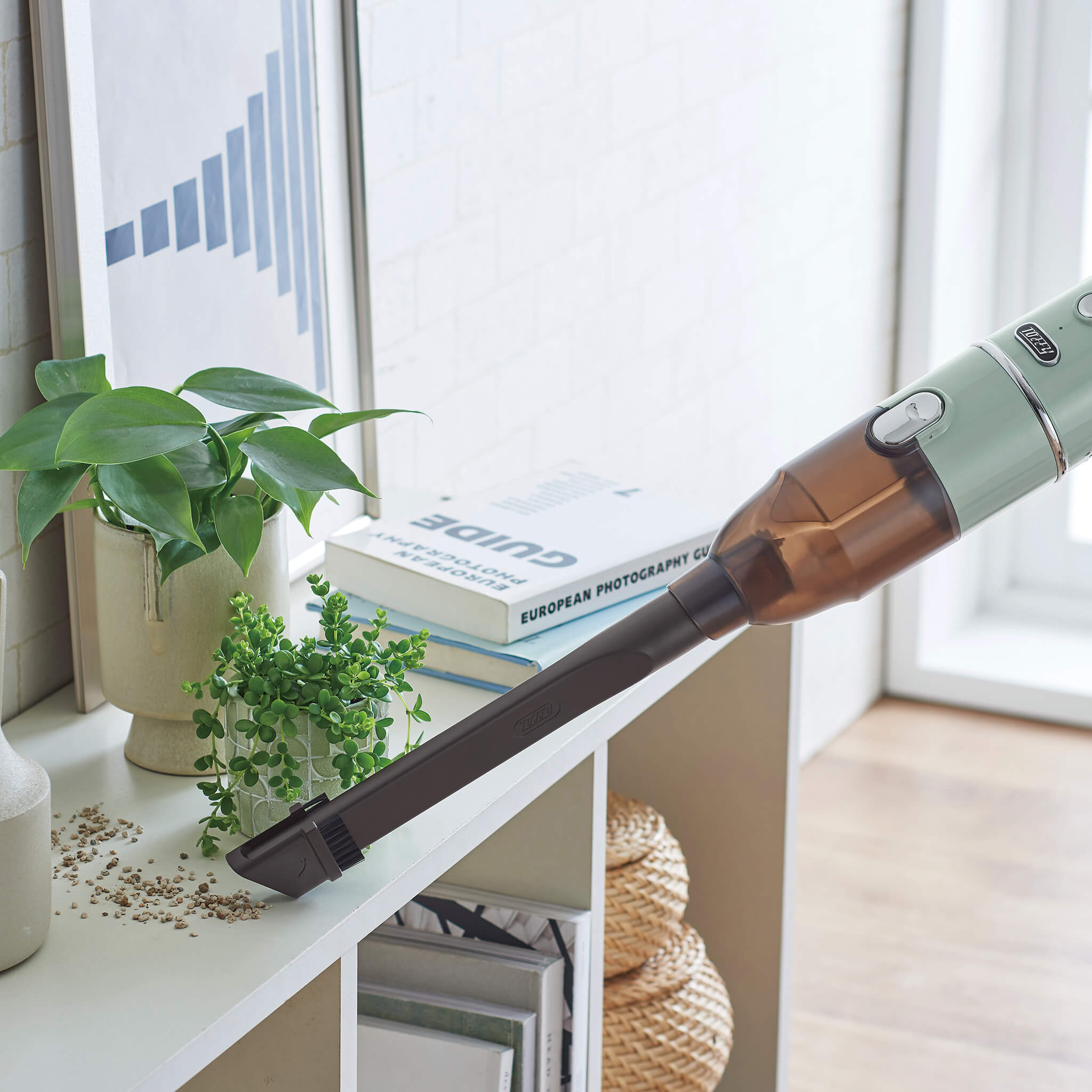 Toffy コードレススティッククリーナー