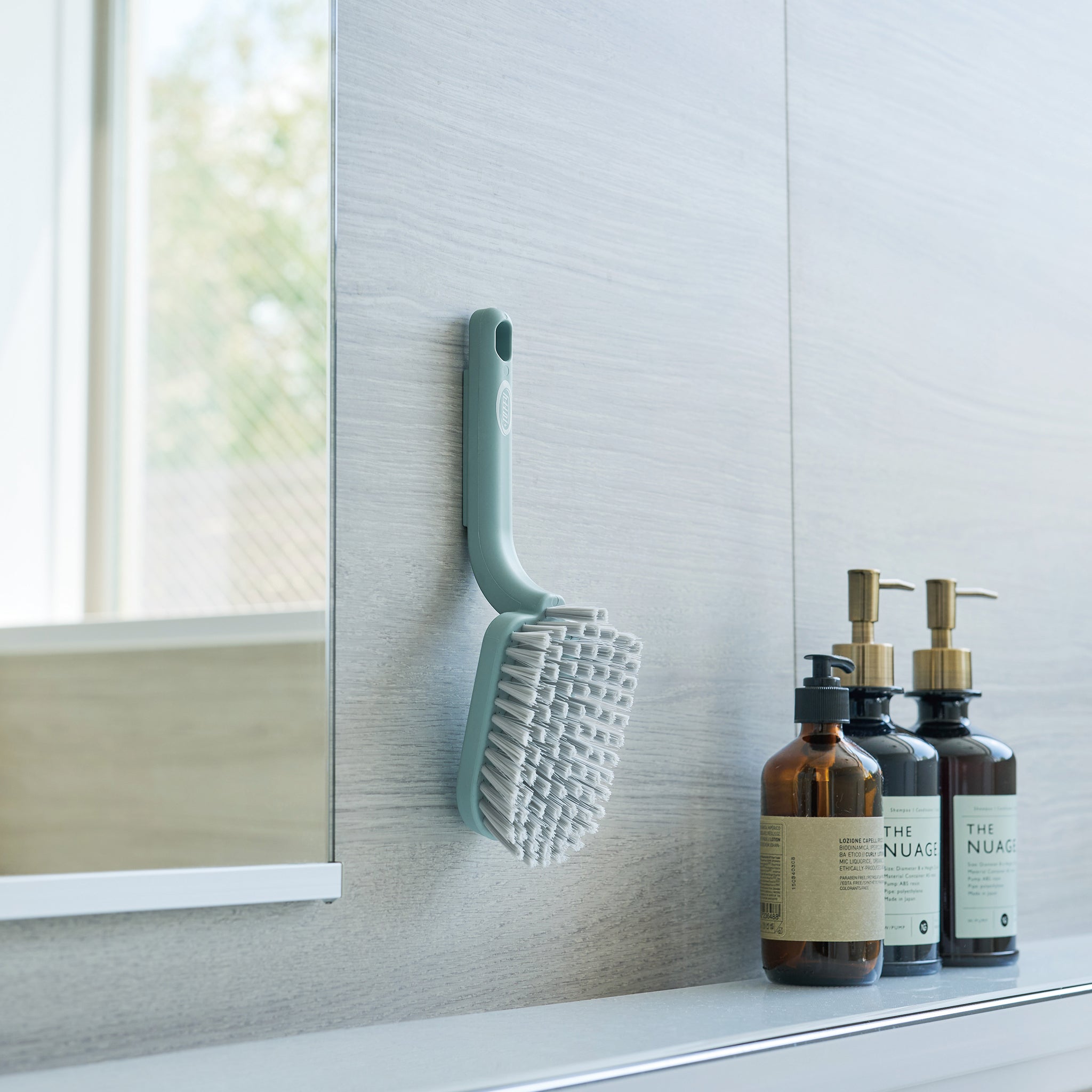 Toffy マグネットバスブラシ