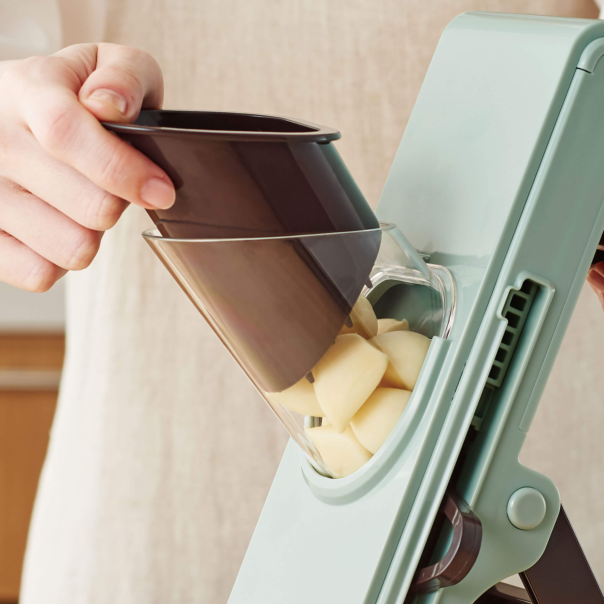 Toffy セーフティープッシュスライサー