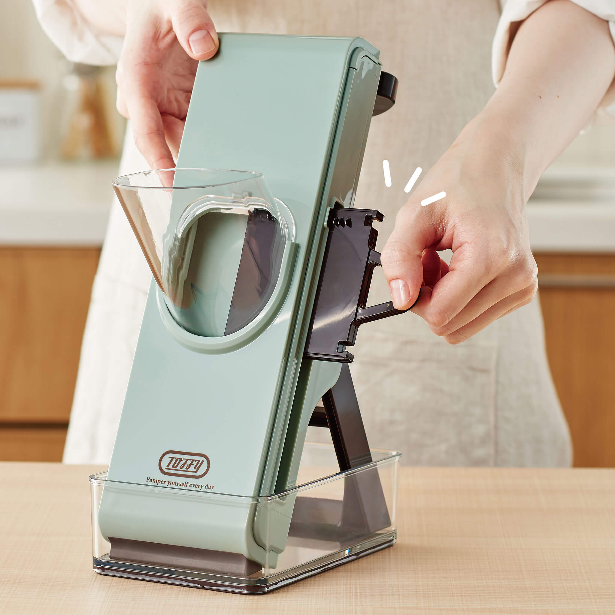 Toffy セーフティープッシュスライサー