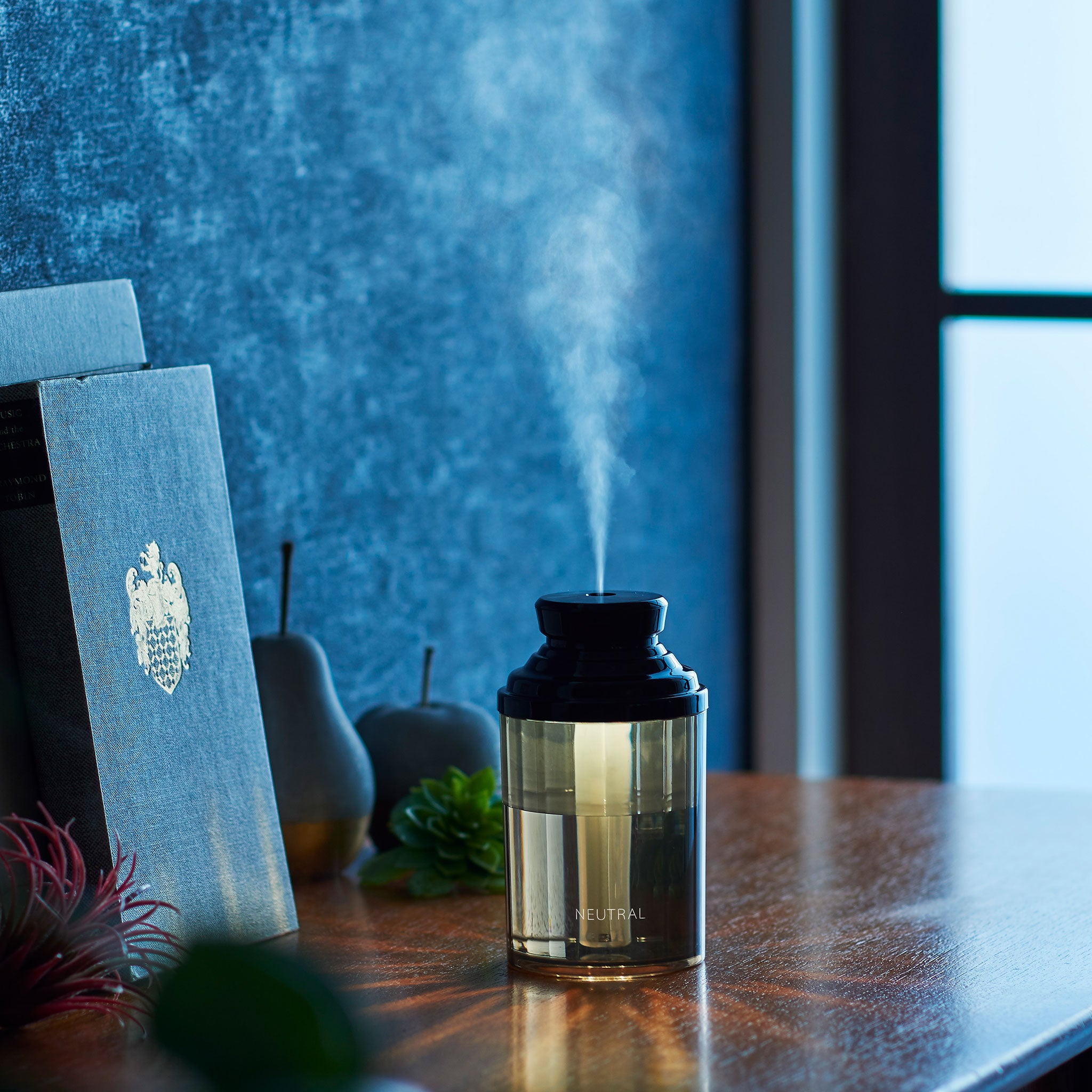 NEUTRAL パーソナルLED加湿器