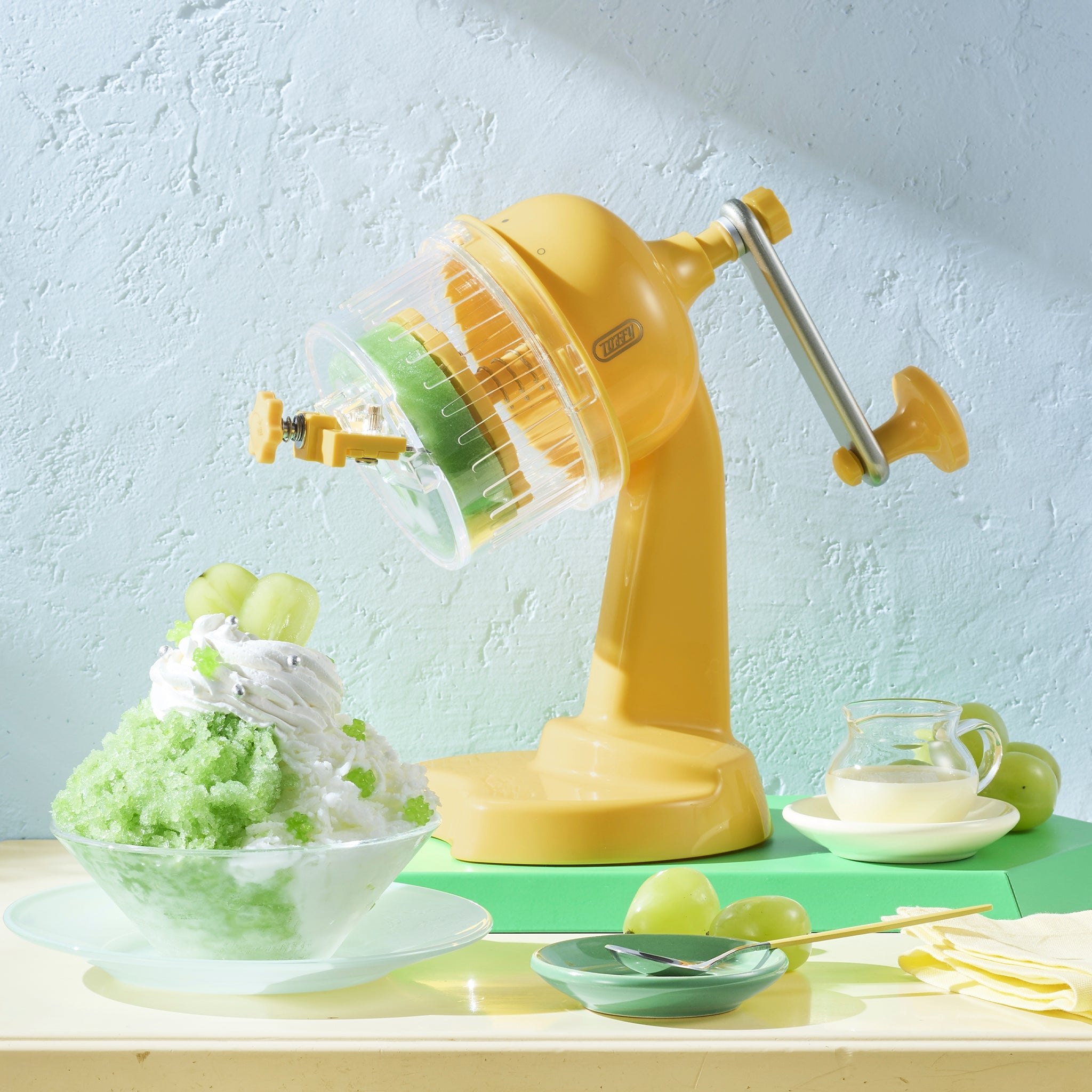 TOFFY HAPPY COLLECTION コンパクトふわふわかき氷器